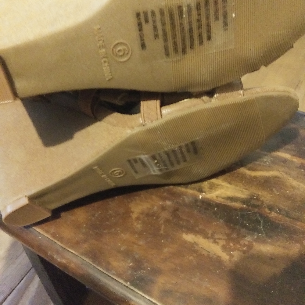 Wedge Sandles - Picture 3 of 7